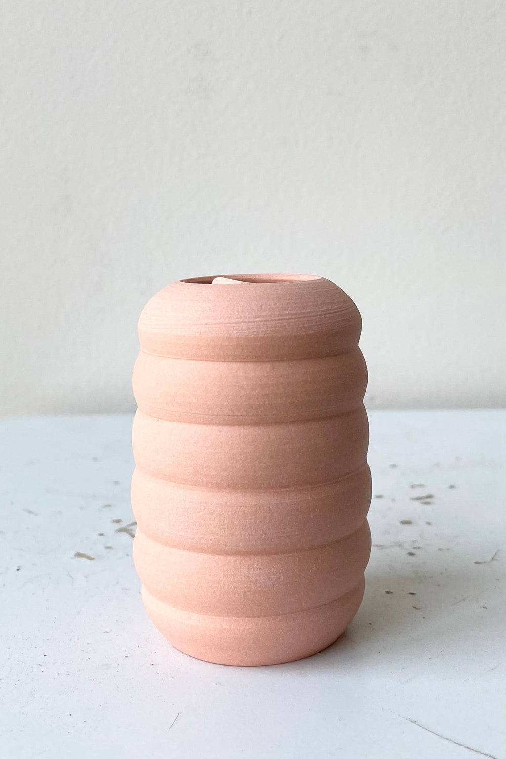 Petite pastel Ribbed Vase Peach