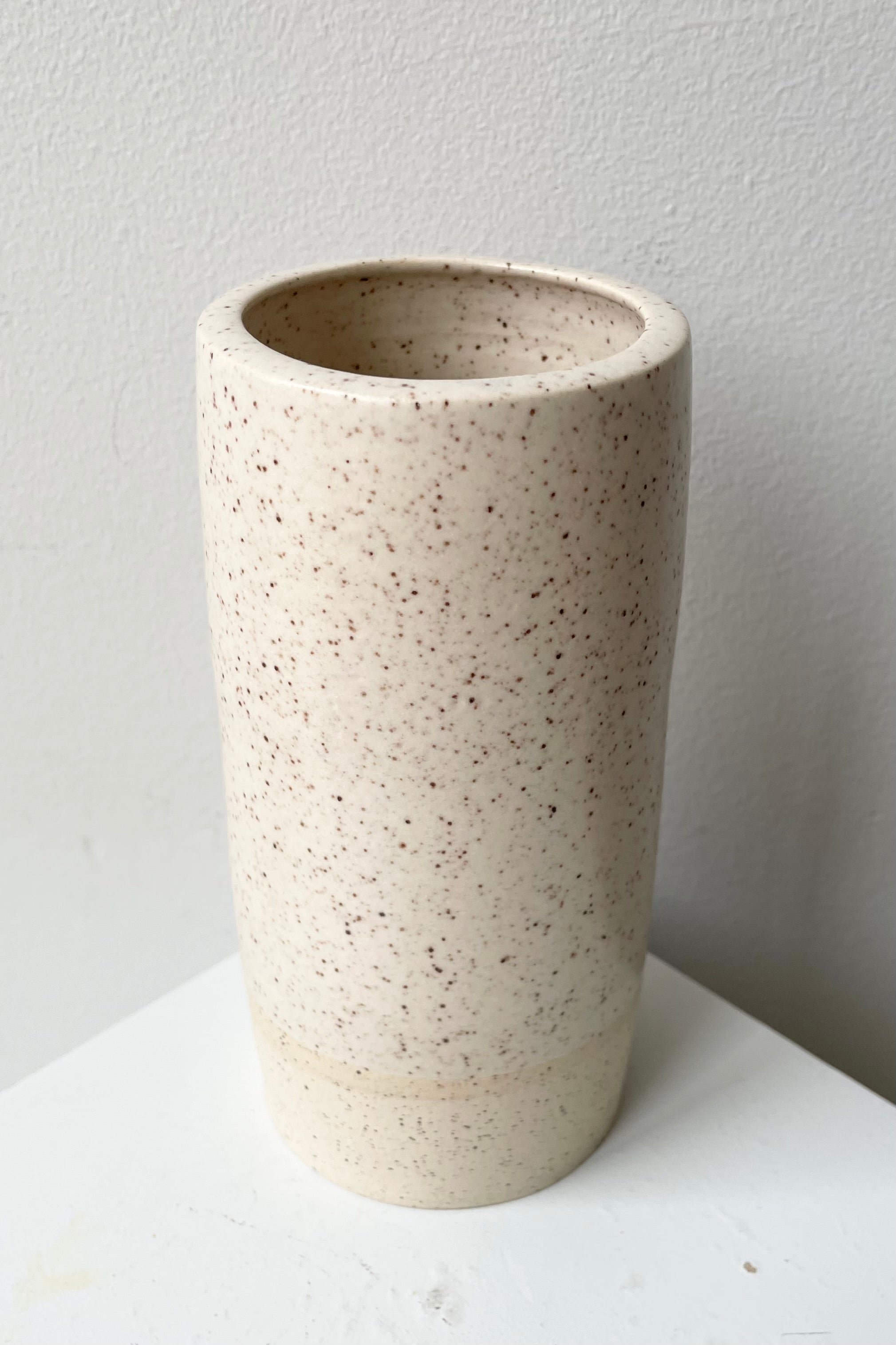 Jacqueline Vase Cream Speckle Small